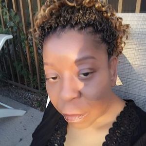 Meet your Posher, Janetta